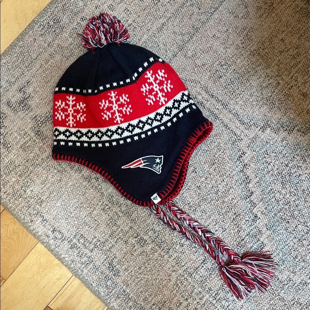 Women’s New England Patriots Winter hat with Pom Pom